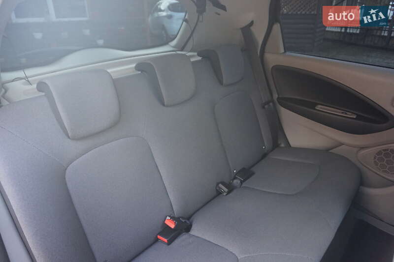 Хэтчбек Renault Zoe 2014 в Самборе