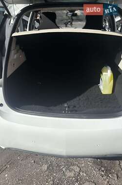 Хэтчбек Renault Zoe 2013 в 
