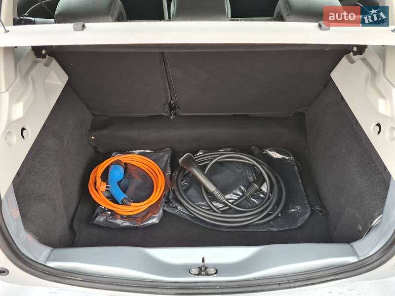 Хэтчбек Renault Zoe 2020 в Дубно
