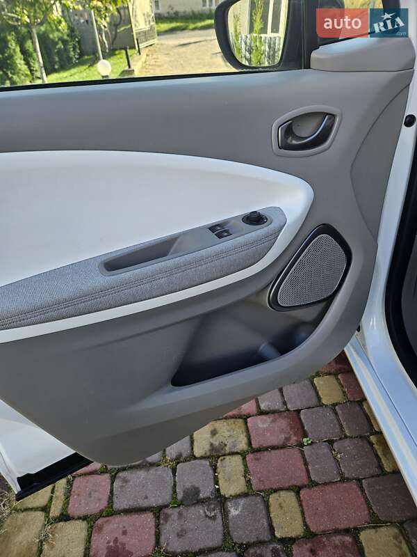 Хэтчбек Renault Zoe 2019 в Дубно