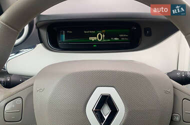 Хэтчбек Renault Zoe 2015 в 