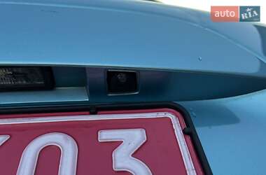 Хэтчбек Renault Zoe 2021 в 