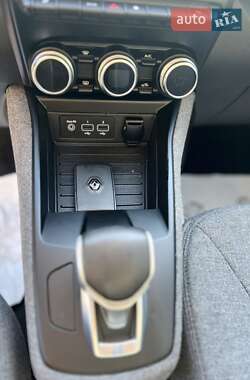Хэтчбек Renault Zoe 2021 в 