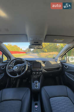 Хэтчбек Renault Zoe 2020 в 