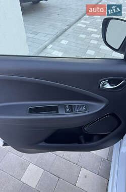 Хэтчбек Renault Zoe 2020 в 