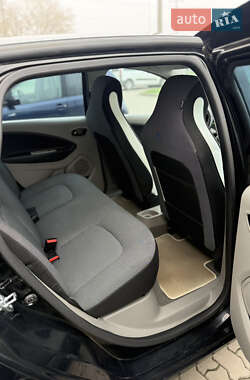 Хэтчбек Renault Zoe 2015 в 