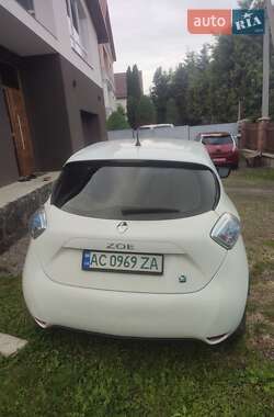 Хэтчбек Renault Zoe 2015 в 