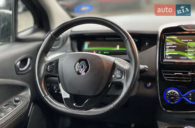 Хэтчбек Renault Zoe 2016 в 