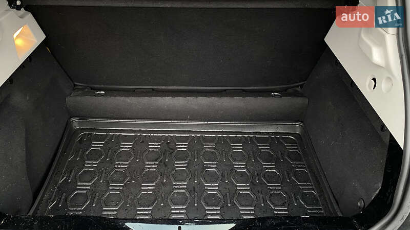 Хетчбек Renault Zoe 2016 в Луцьку фото 55 Хетчбек Renault Zoe 2016 в Луцьку