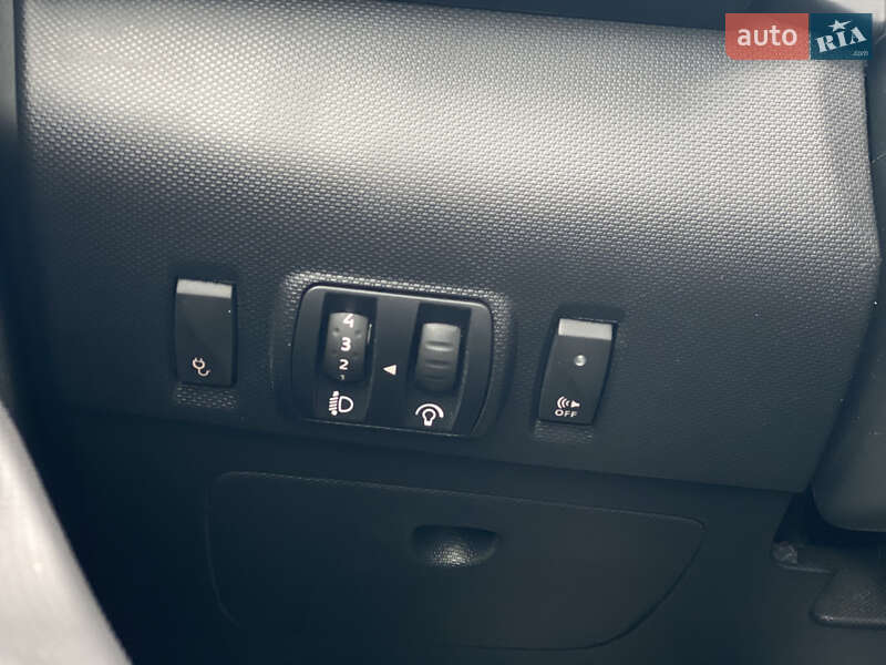 Хетчбек Renault Zoe 2016 в Луцьку фото 65 Хетчбек Renault Zoe 2016 в Луцьку