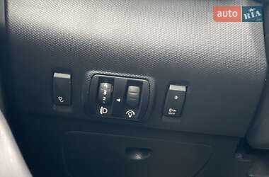 Хэтчбек Renault Zoe 2016 в 