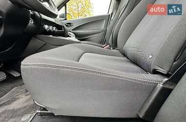 Хэтчбек Renault Zoe 2021 в 