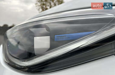 Хэтчбек Renault Zoe 2021 в 