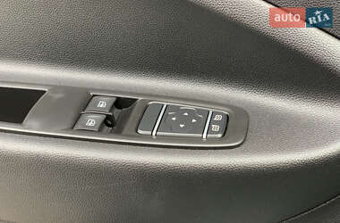 Хэтчбек Renault Zoe 2020 в 