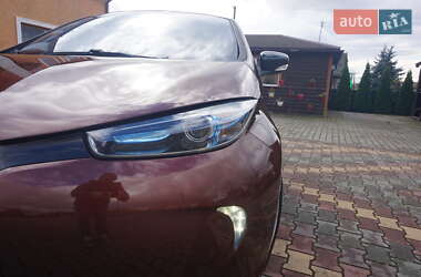 Хэтчбек Renault Zoe 2015 в 