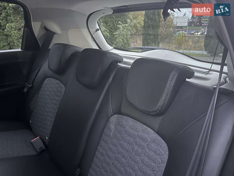 Хэтчбек Renault Zoe 2022 в Дубно