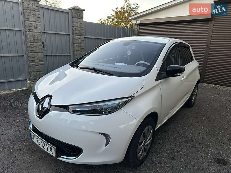 Хэтчбек Renault Zoe 2014 в Полтаве фото Хэтчбек Renault Zoe 2014 в Полтаве