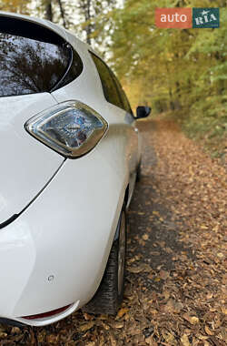 Хетчбек Renault Zoe 2013 в  фото 11 Хетчбек Renault Zoe 2013 в
