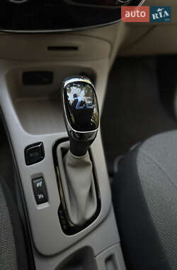 Хетчбек Renault Zoe 2013 в  фото 28 Хетчбек Renault Zoe 2013 в