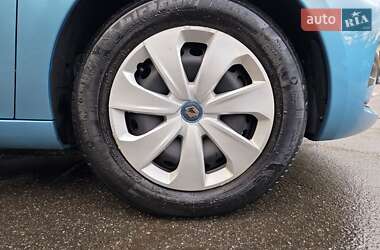Хэтчбек Renault Zoe 2020 в 