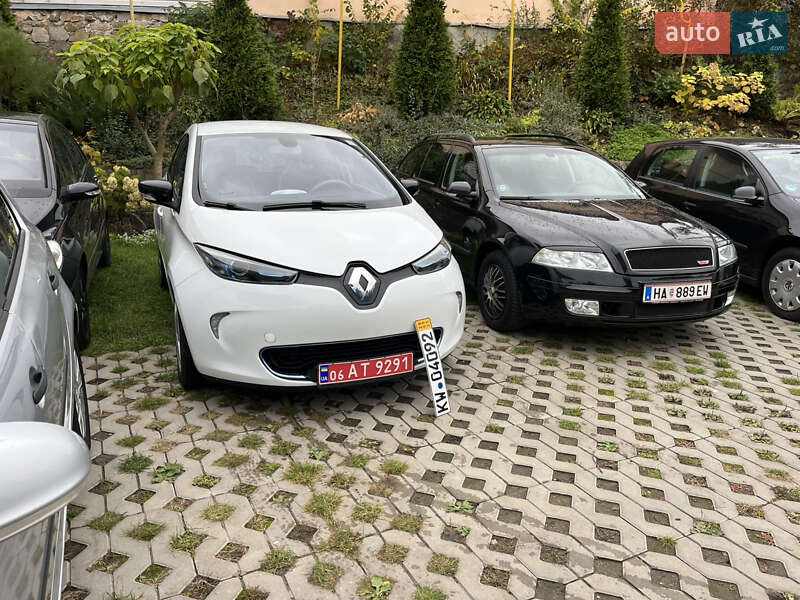 Хетчбек Renault Zoe 2013 в Звягелі фото 7 Хетчбек Renault Zoe 2013 в Звягелі