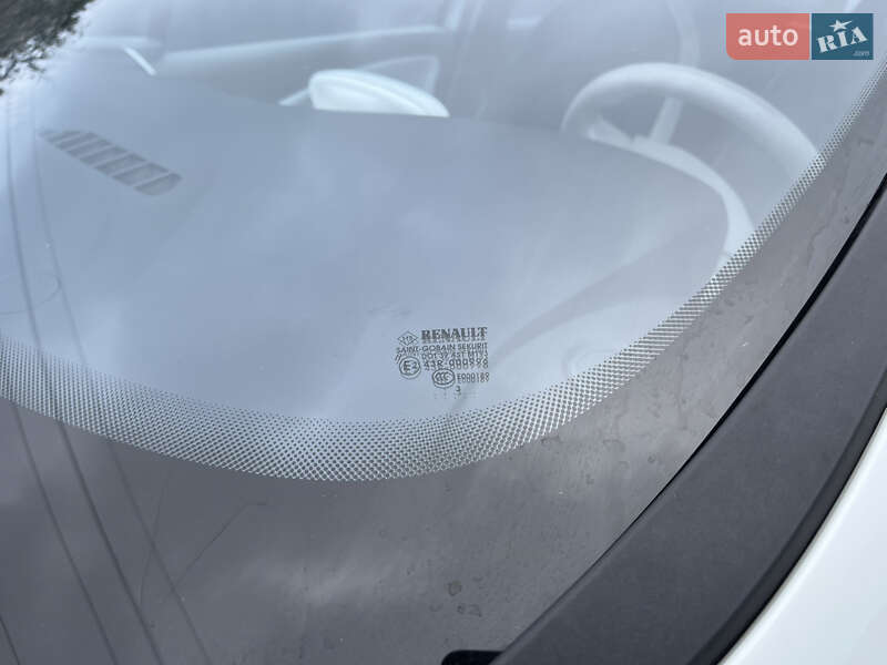 Хетчбек Renault Zoe 2013 в Звягелі фото 16 Хетчбек Renault Zoe 2013 в Звягелі