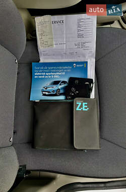 Хэтчбек Renault Zoe 2015 в 