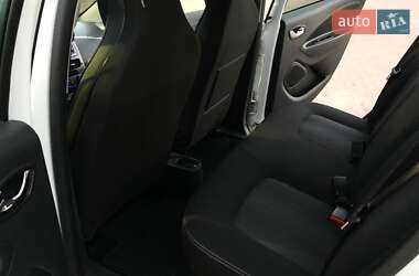 Хэтчбек Renault Zoe 2017 в 