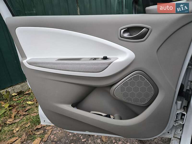 Хэтчбек Renault Zoe 2017 в Киеве фото 17 Хэтчбек Renault Zoe 2017 в Киеве