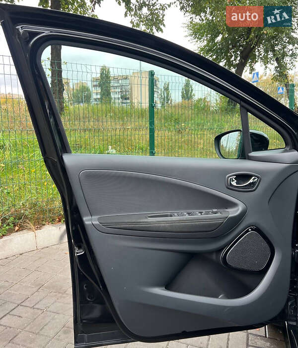 Хэтчбек Renault Zoe 2018 в Киеве фото 10 Хэтчбек Renault Zoe 2018 в Киеве