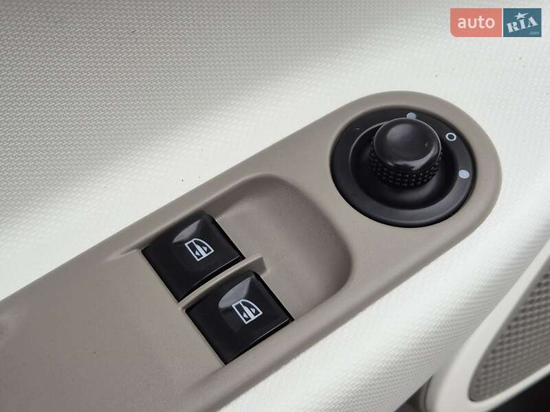 Хетчбек Renault Zoe 2018 в Бердичеві фото 38 Хетчбек Renault Zoe 2018 в Бердичеві