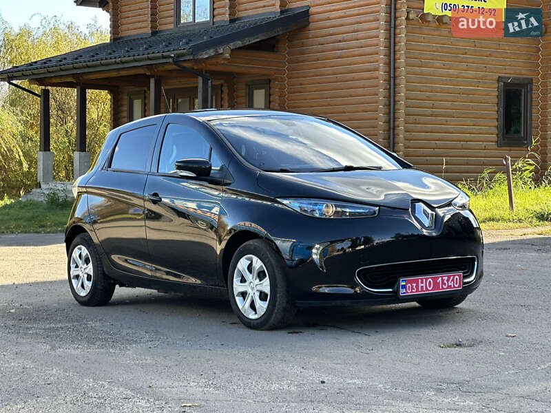 Хетчбек Renault Zoe 2015 в  фото Хетчбек Renault Zoe 2015 в