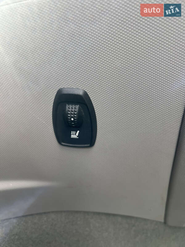 Хетчбек Renault Zoe 2015 в Золочеві