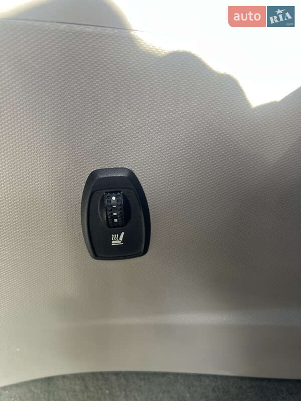 Хетчбек Renault Zoe 2015 в Золочеві