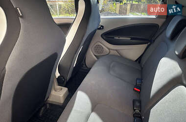 Хэтчбек Renault Zoe 2015 в 