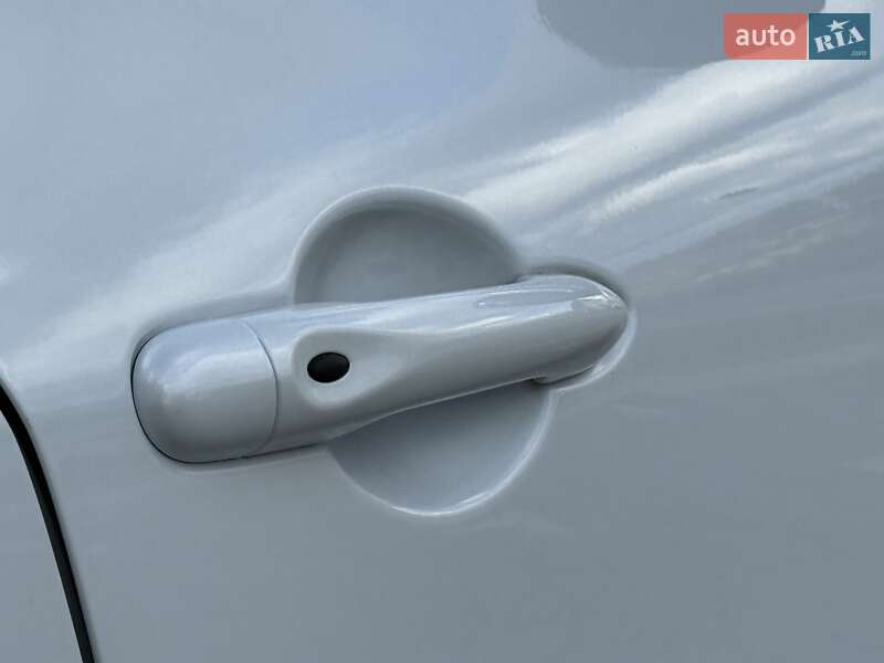 Хетчбек Renault Zoe 2013 в Дрогобичі