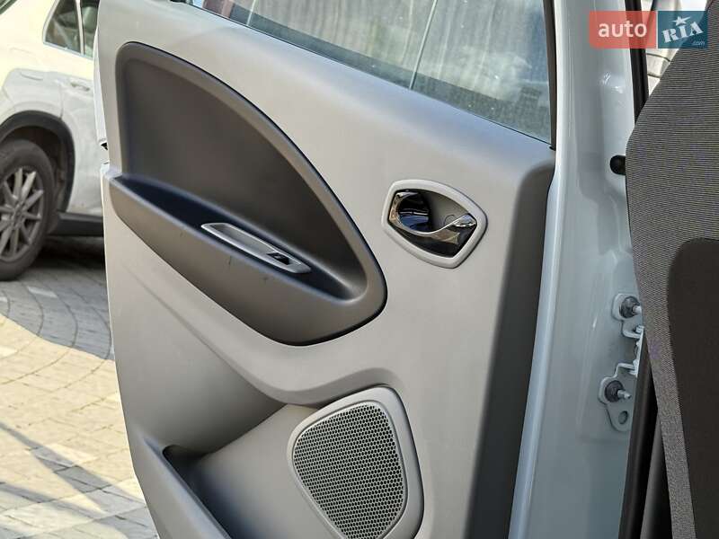 Хетчбек Renault Zoe 2013 в Дрогобичі