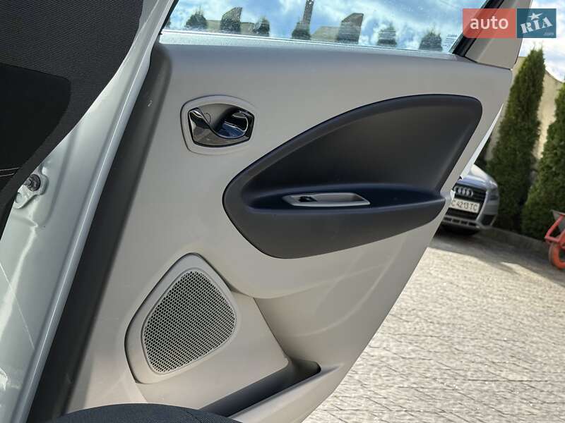 Хетчбек Renault Zoe 2013 в Дрогобичі