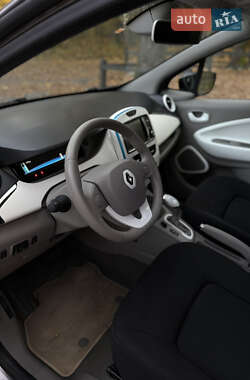 Хэтчбек Renault Zoe 2016 в 