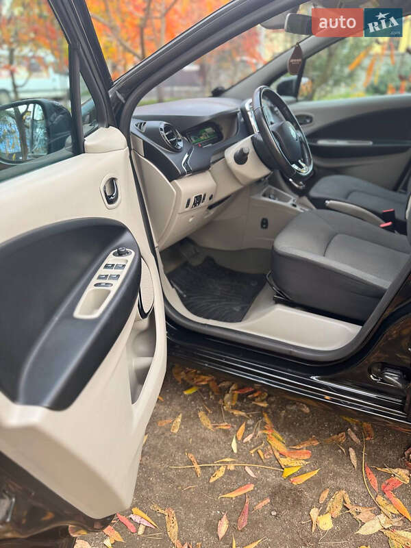 Хетчбек Renault Zoe 2015 в Рівному фото 19 Хетчбек Renault Zoe 2015 в Рівному