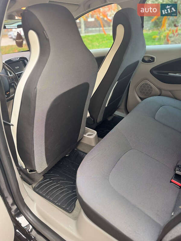 Хетчбек Renault Zoe 2015 в Рівному фото 21 Хетчбек Renault Zoe 2015 в Рівному
