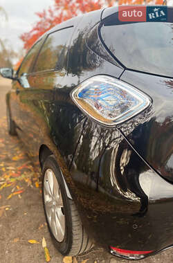 Хетчбек Renault Zoe 2015 в 