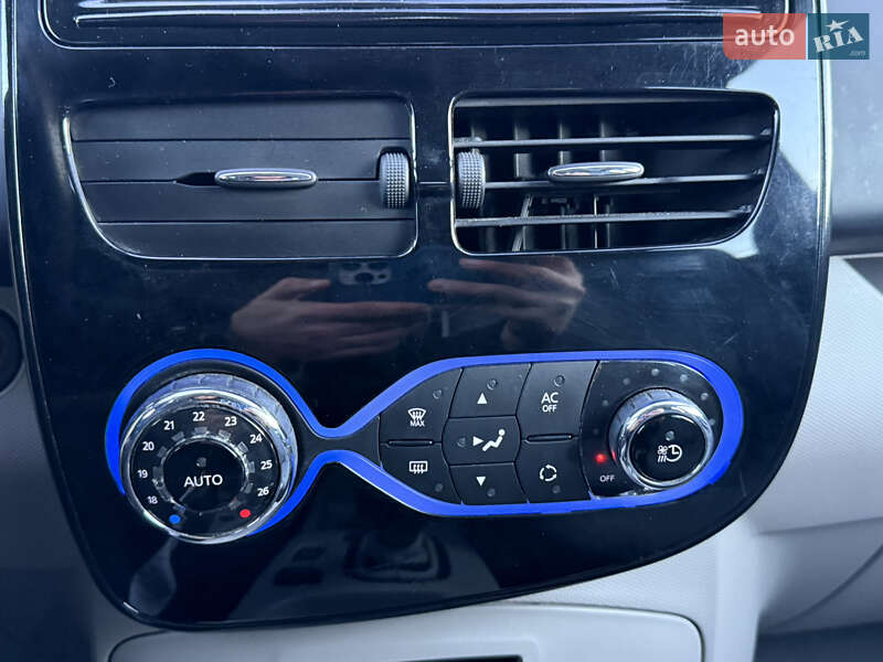 Хетчбек Renault Zoe 2014 в Стрию фото 49 Хетчбек Renault Zoe 2014 в Стрию