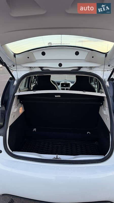 Хэтчбек Renault Zoe 2018 в Киеве фото 15 Хэтчбек Renault Zoe 2018 в Киеве