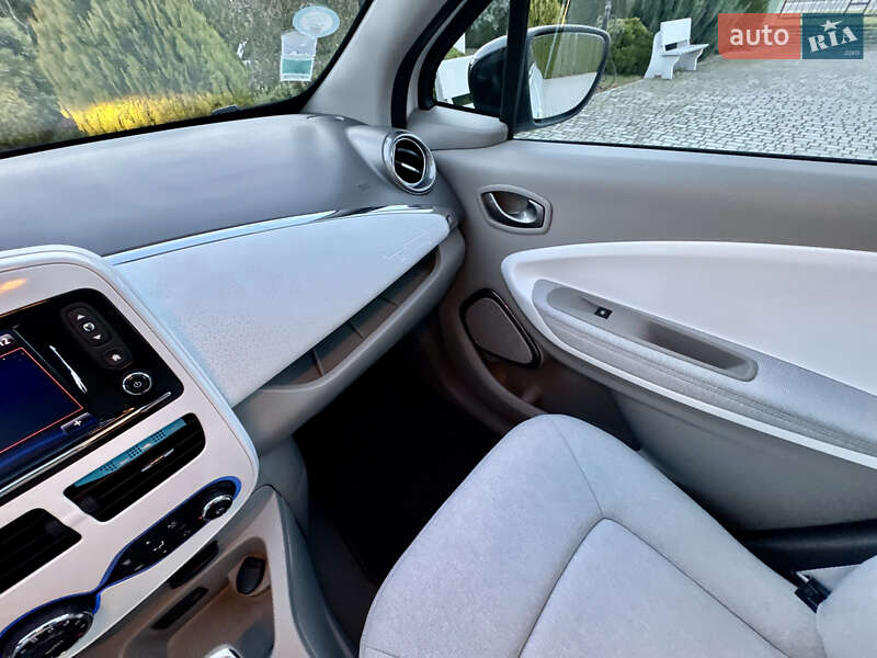 Хэтчбек Renault Zoe 2017 в Самборе фото 60 Хэтчбек Renault Zoe 2017 в Самборе