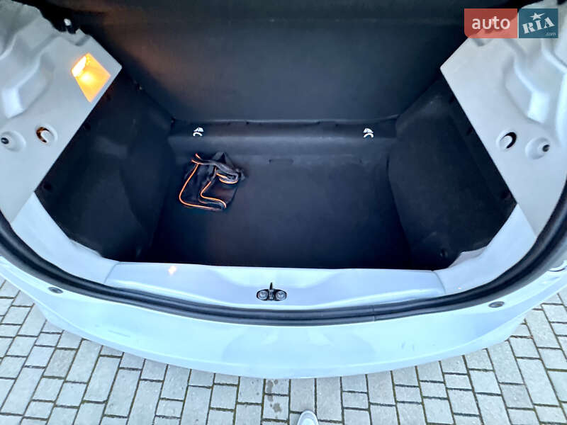 Хэтчбек Renault Zoe 2017 в Самборе фото 72 Хэтчбек Renault Zoe 2017 в Самборе