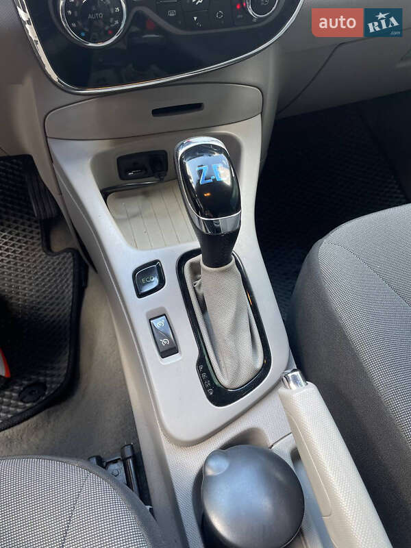 Хетчбек Renault Zoe 2013 в Івано-Франківську