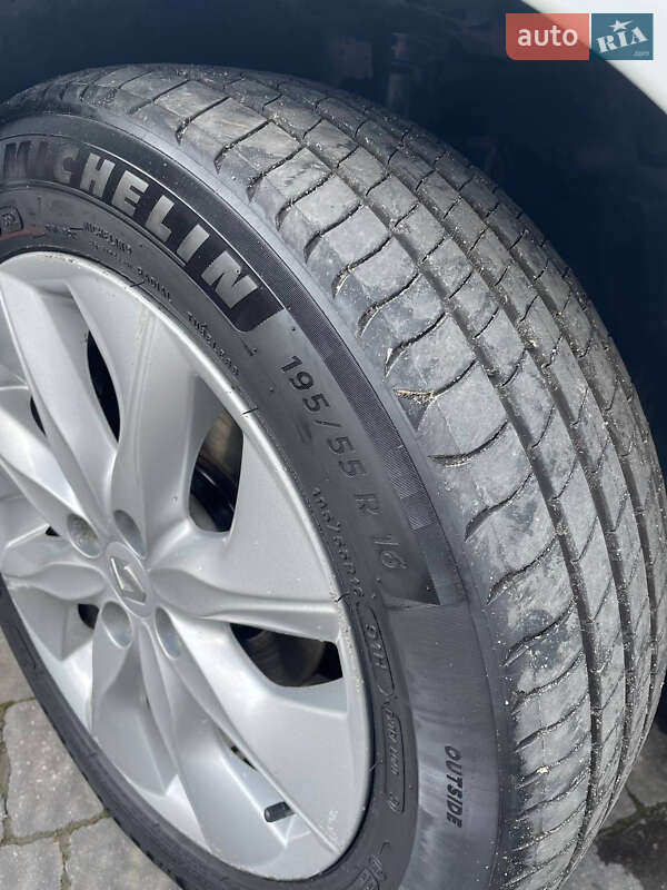 Хетчбек Renault Zoe 2013 в Івано-Франківську