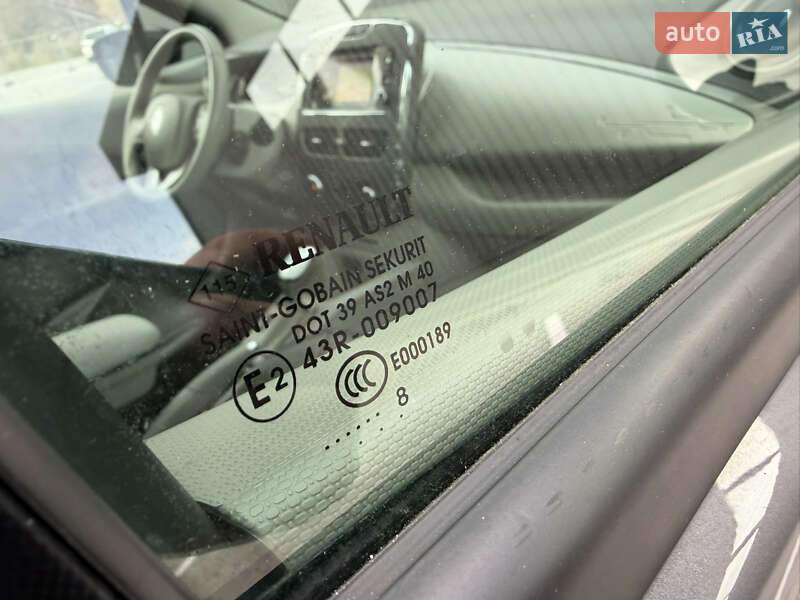 Хэтчбек Renault Zoe 2018 в Дубно