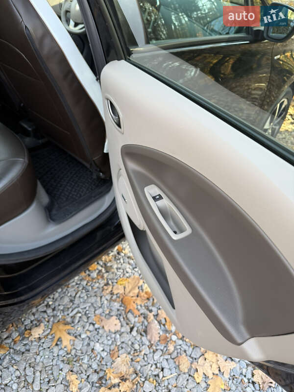 Хэтчбек Renault Zoe 2017 в Бродах фото 15 Хэтчбек Renault Zoe 2017 в Бродах